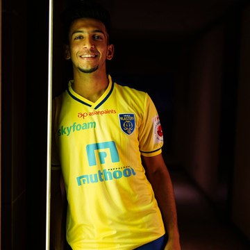 ISL 2019 : Kerala Blasters Coach Reveals Why He Kept Sahal Out Of First Eleven | Oneindia Malayalam