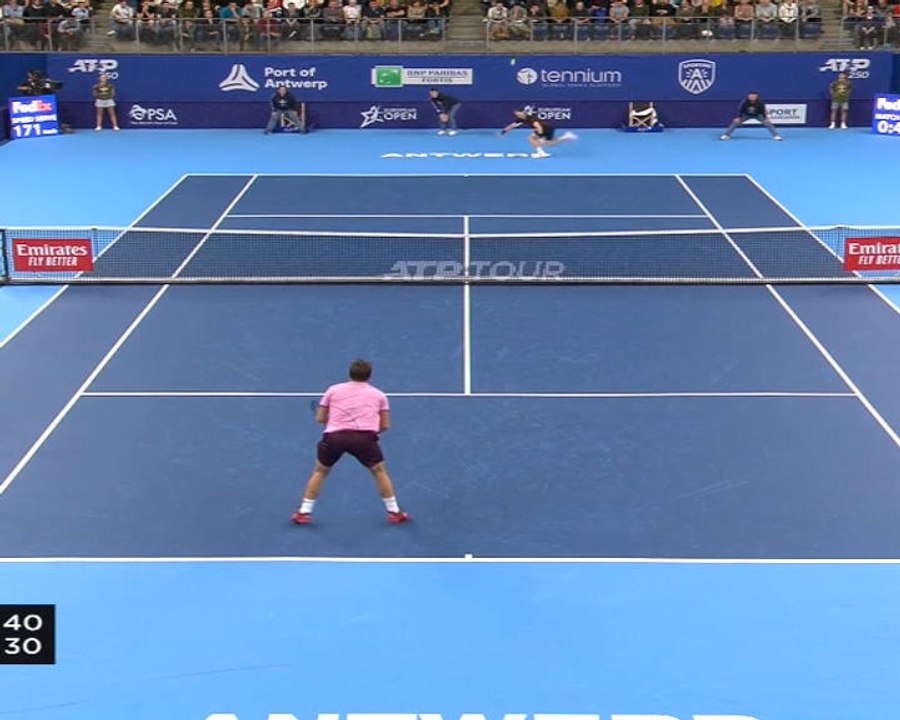 تنس:بطولة اوروبا المفتوحة: موراي يهزم واورينكا ويتوج باللقب 3-6 و 6-4 و 6-4