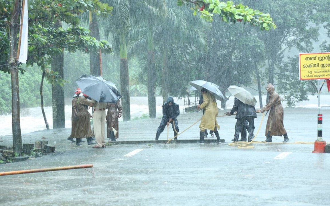 Heavy Rains Likely to Lash Kerala as North East Monsoon Gets Active | Oneindia Malayalam