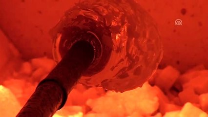 Bin 200 derecelik sıcaklıkta hayal gücünü cama yansıtıyor