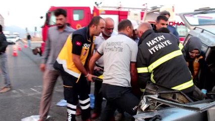 Hatay otomobil traktöre çarptı; 3 yaralı