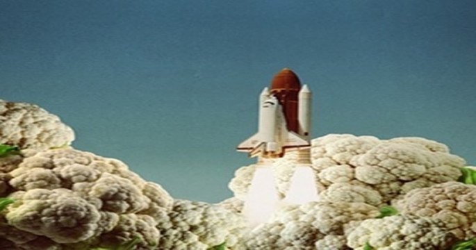 Un artiste crée des œuvres d'art géniales grâce au collage à partir de photos anciennes