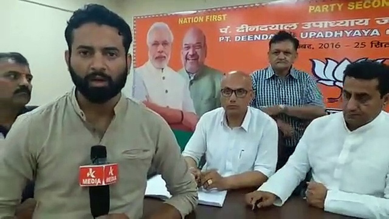 कठुआ पर सवालों से भागे वन मंत्री राजीव जसरोटिया