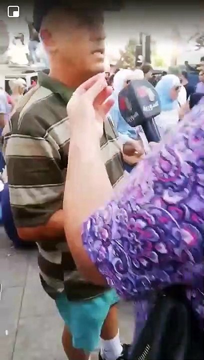 سخرية كبير من تقرير تلفزيوني لقناة الأسد من مظاهرات لبنان (فيديو)