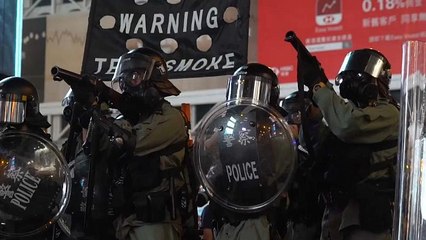 Hong Kong : les manifestants défient la police