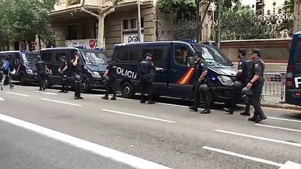 Marcha estudiantil en Barcelona corta la calle Roger de Llúria