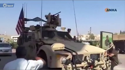 شاهد.. موالو الوحدات الكردية يرشقون القوات المنسحبة بالطماطم