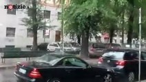 Maltempo, bomba d'acqua a Milano: metro interrotta e strade allagate | Notizie.it