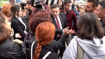 Emine Bulut cinayeti duruşması sonrası iki grup kadın arasında tartışma