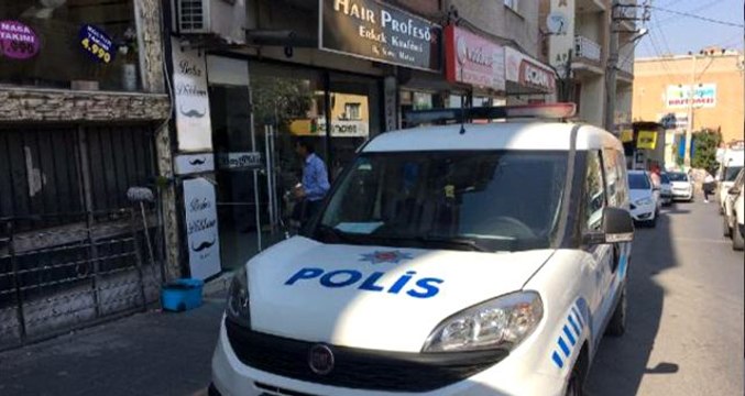 Üvey kardeşini berber koltuğunda pompalı tüfekle vurdu