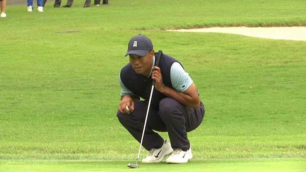 Tiger Woods nach Knieoperation zurück auf dem Rasen