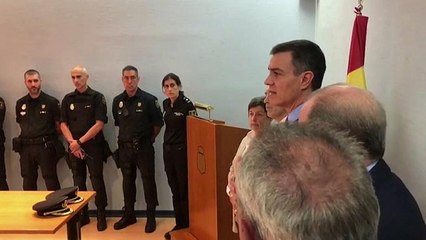 Catalogne : Pedro Sanchez au chevet des policiers blessés