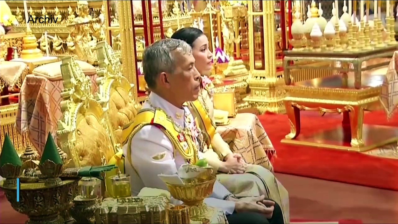 Thailands König entzieht seiner Geliebten alle ihre Titel