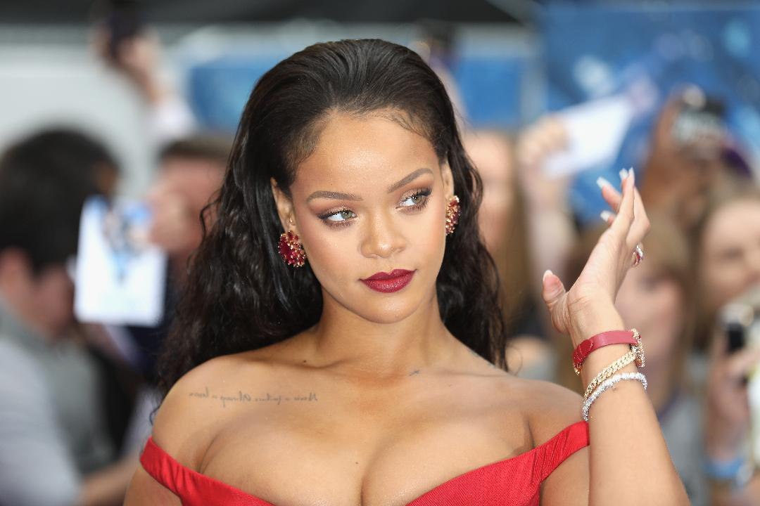 Rihanna Shows Off Her Incredible Abs and Legs in Black Bikini Video on Instagram