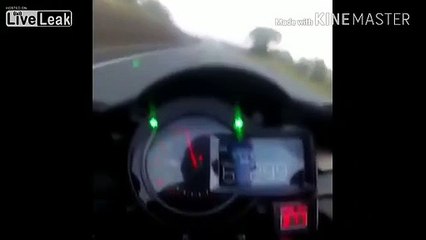 Un motard roule à 400km/h sur une autoroute au Brésil !