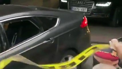 Marlaska habla de «normalidad» en Cataluña pero los escoltas de Sánchez le protegen subfusil en mano