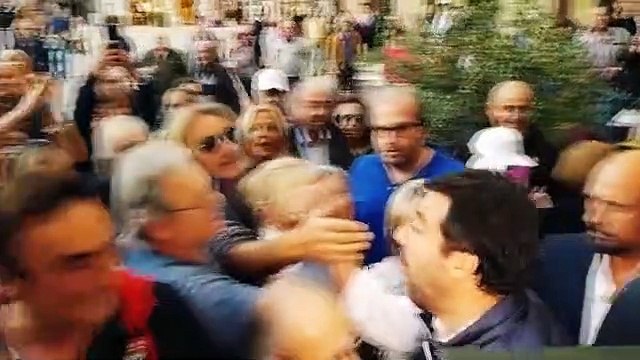 Regionali Umbria, Matteo Salvini accolto dalla gente a Trevi (Perugia)