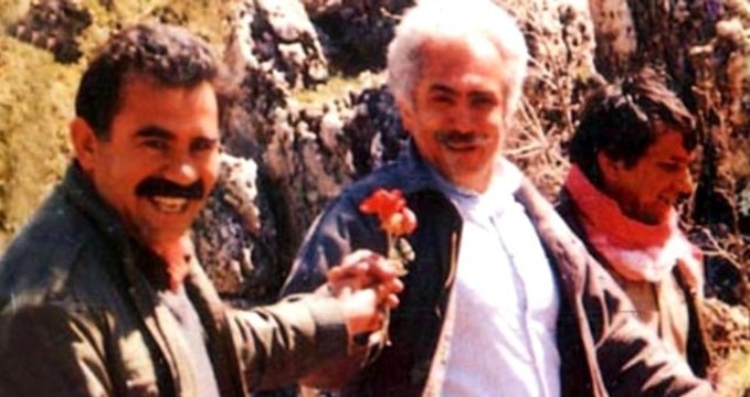 Abdullah Öcalan'dan çiçek alan Doğu Perinçek, kendisini savundu: Teslim almaya gitmiştim