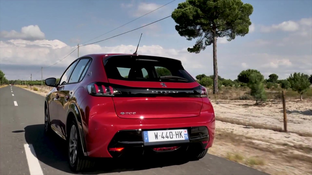 Der neue PEUGEOT 208 - elektrisch, markant und komfortabel