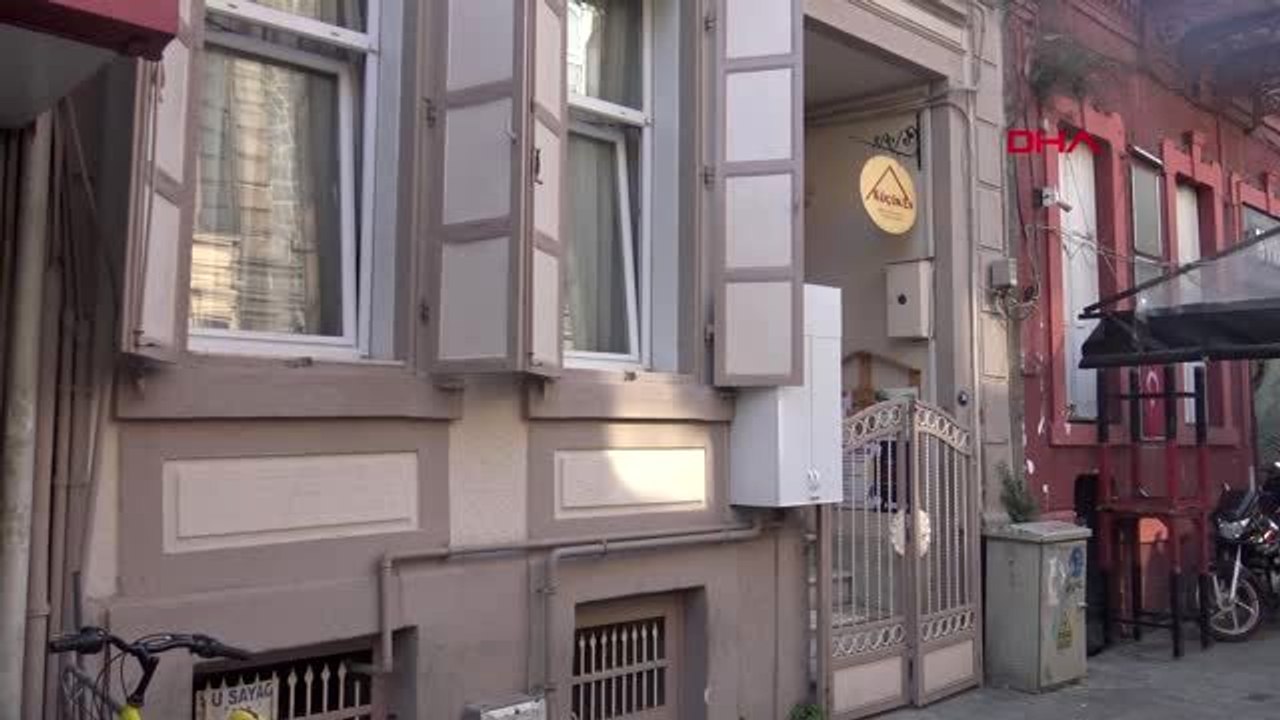 İzmir tarihi ev sanat atölyesi oldu