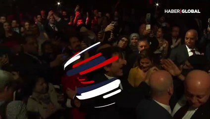 Trudeau hem kazandı hem de kaybetti!