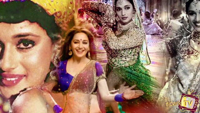 ধক ধক গার্ল মাধুরী দীক্ষিত তার কুড়িতম বিবাহ বার্ষিকী কাটালেন একটু অন্য ছন্দে. সুইমিং পুলে নেমে স্বামীকে চুম্বন করে সেলফিও তুলেছেন অভিনেত্রী।