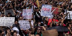 Chile: Miles de estudiantes y miembros de sindicatos salen a las calles de Santiago
