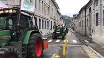 Besançon : les agriculteurs arrivent devant la préfecture du Doubs