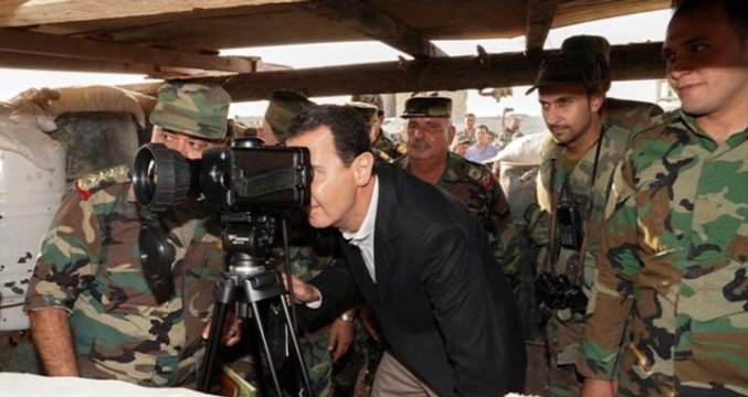 Beşar Esed, Türkiye'nin gözlem noktası olduğu İdlib'de Suriye askerleriyle bir araya geldi