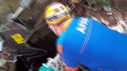 Kuyuya düşen danayı böyle kurtardılar