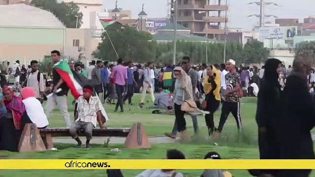 Des milliers de soudanais appellent à la dissolution du parti d'Omar El-béchir