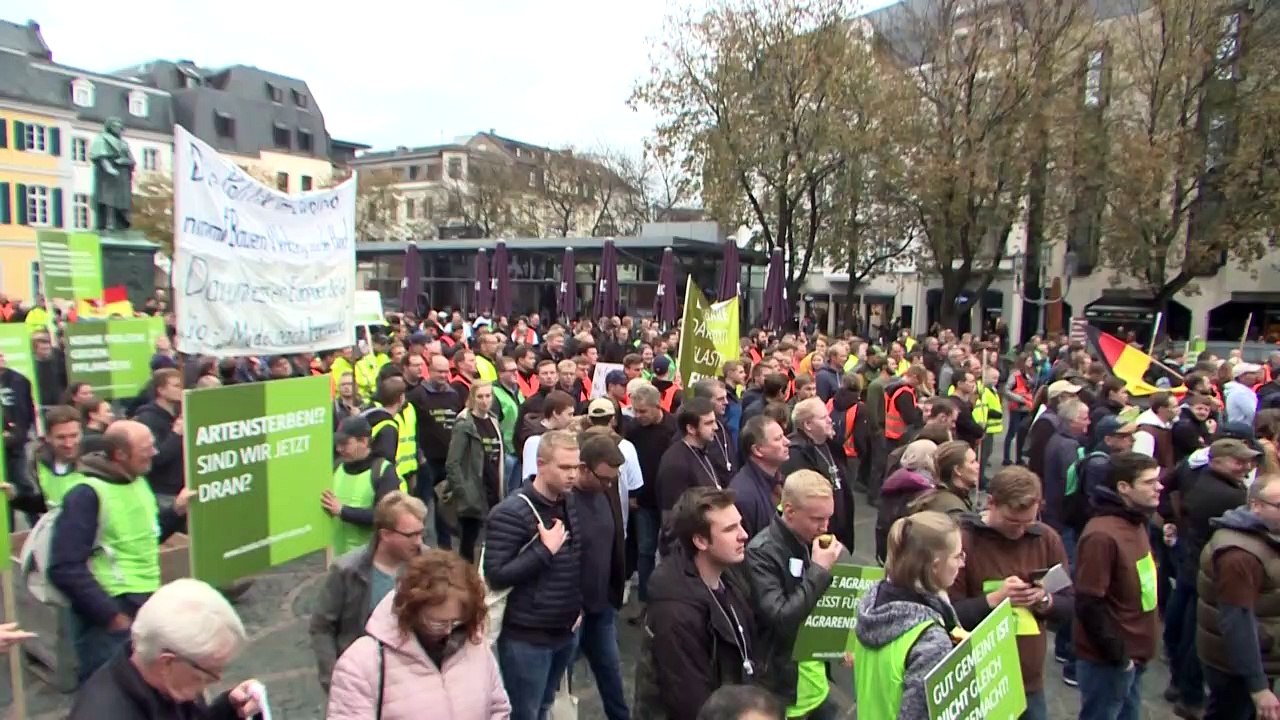 Zehntausende Bauern demonstrieren deutschlandweit gegen die Agrarpolitik