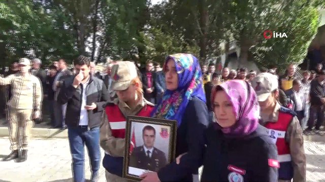 Şehit Abay gözyaşları arasında toprağa verildi