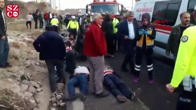 İşçileri taşıyan minibüs devrildi