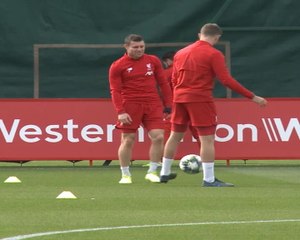 لقطة: كرة قدم: لالانا شبه غائب تدريبات ليفربول