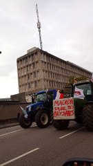 Nancy : les agriculteurs ralentissent fortement la circulation boulevard Lobau