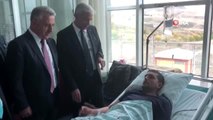 Ulaştırma eski Bakanı Arslan ve AK Parti Kars Milletvekili Kılıç, yaralı askerler ve güvenlik...