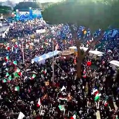 Piazza San Giovanni ripresa dall' alto durante la manifestazione di Matteo Salvini a Roma