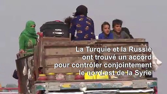 À la frontière turque, des familles kurdes et arabes syriennes contraintes de fuir