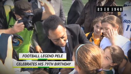 Скачать видео: Born This Day - Pele turns 79