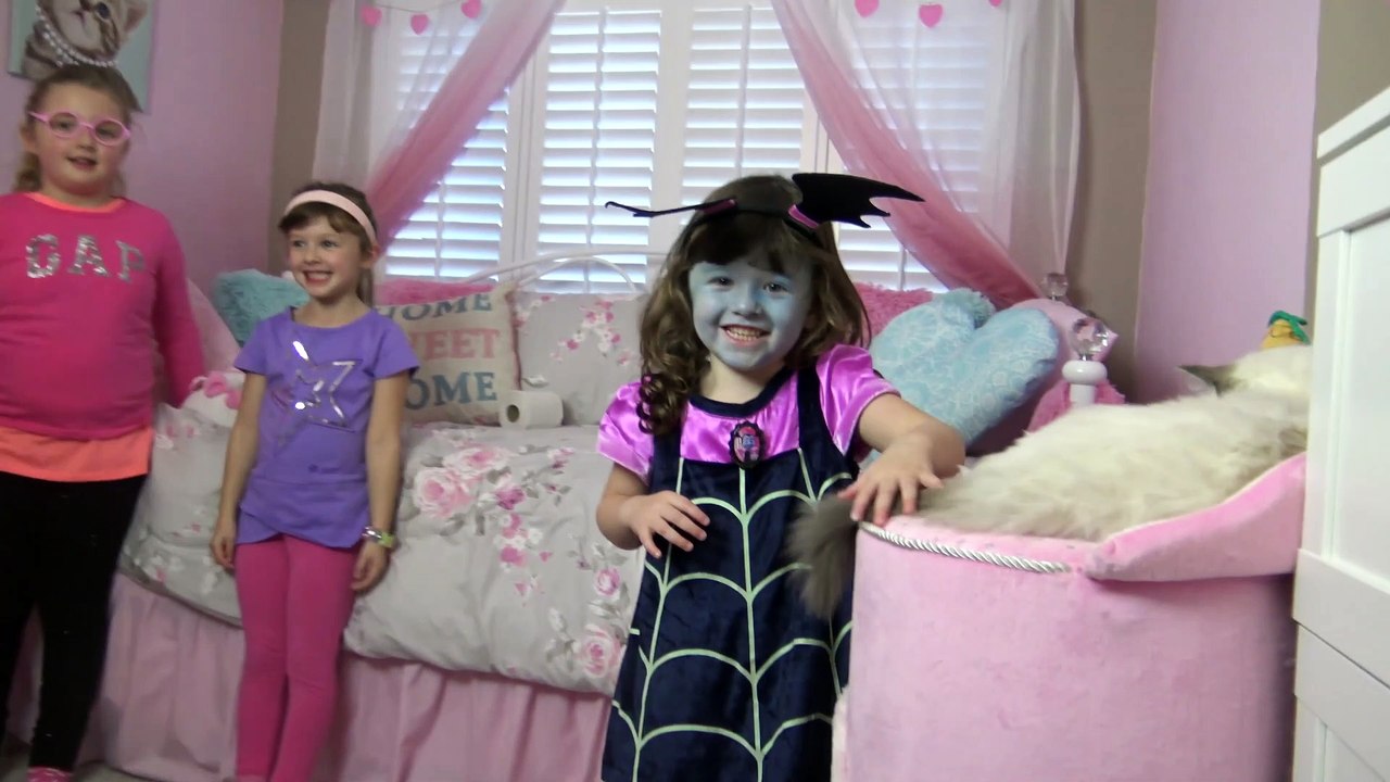 Disney Vampirina - Imitando  a Múmia