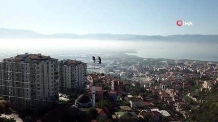 Yüksek gerilimli ekmek mücadelesi havadan görüntülendi