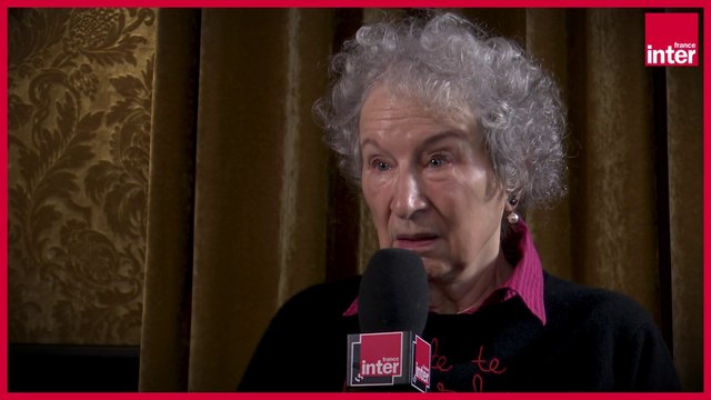 Les États-Unis ne sont pas encore un régime totalitaire, estime la romancière Margaret Atwood : Il y a des tendances autocratiques mais une partie du peuple américain s'insurge et résiste contre ça .