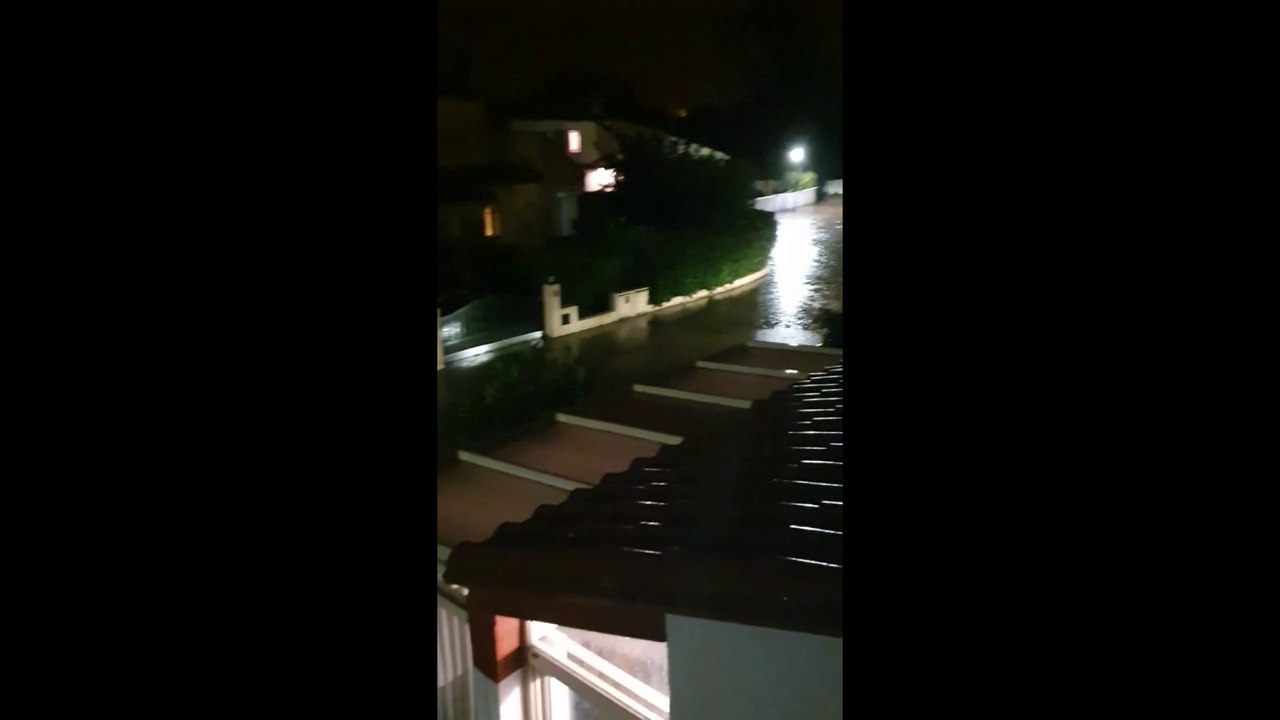 Intempéries: cette rue d'Argelès-sur-Mer s'est retrouvée dès 5h du matin sous les eaux