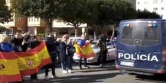 Así de emocionante fue el recibimiento a los policías que vuelven de la 'ratonera catalana' en la que se juegan la vida cada día