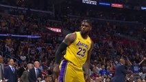 LeBron's two eye-catching moments on opening night