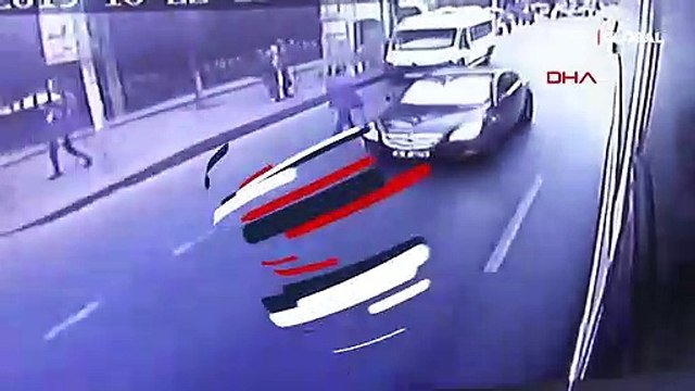 2 otobüsün de karıştığı zincirleme kaza kamerada