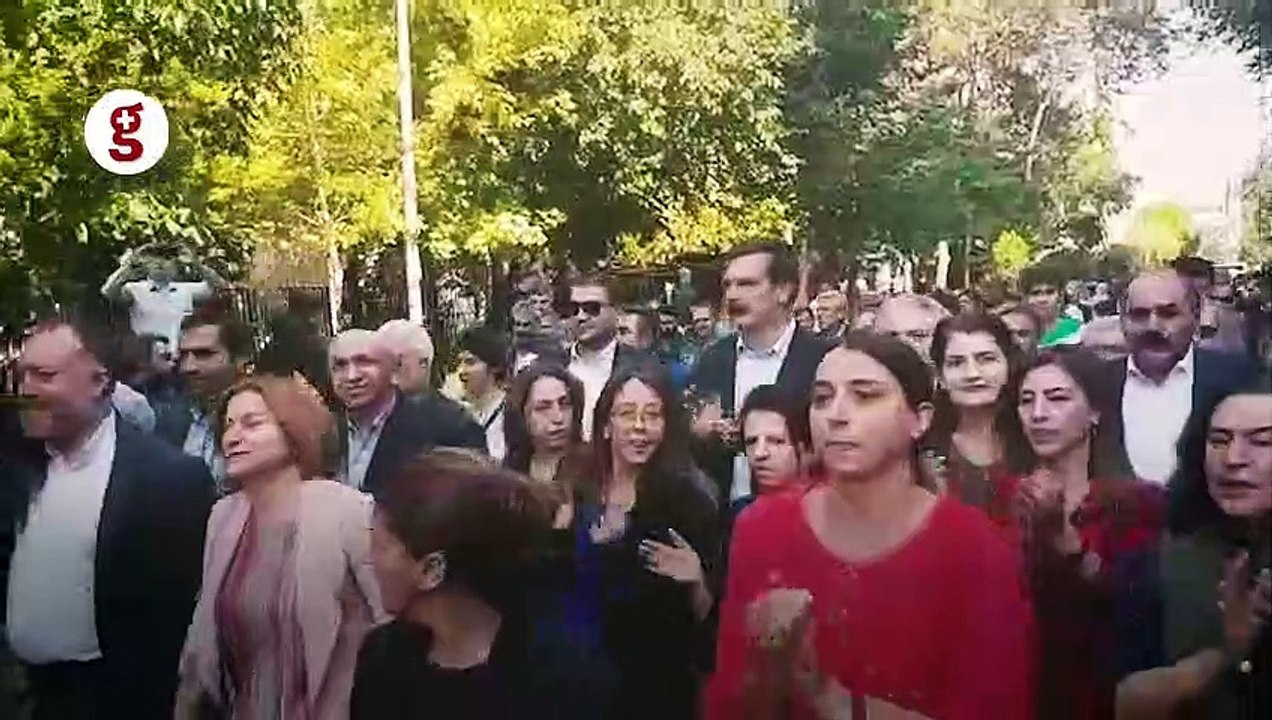 HDP Eş Genel Başkanı Sezai Temelli oturma eyleminin yapılacağı alana geldi