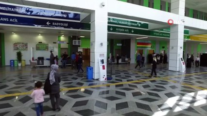 Görmeye Başlayan Engelli Ahmet'ten Duygulandıran Cümle: "Baba Dünyayı Daha Renkli Görüyorum"