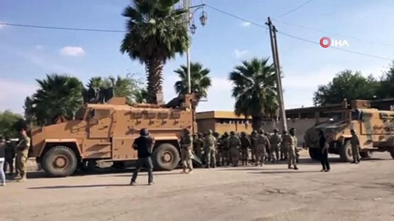 - Rasulayn'da belediye binasına Türk bayrağı asıldı